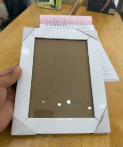 Khung Ảnh Để Bàn Viền Trắng Góc Bo